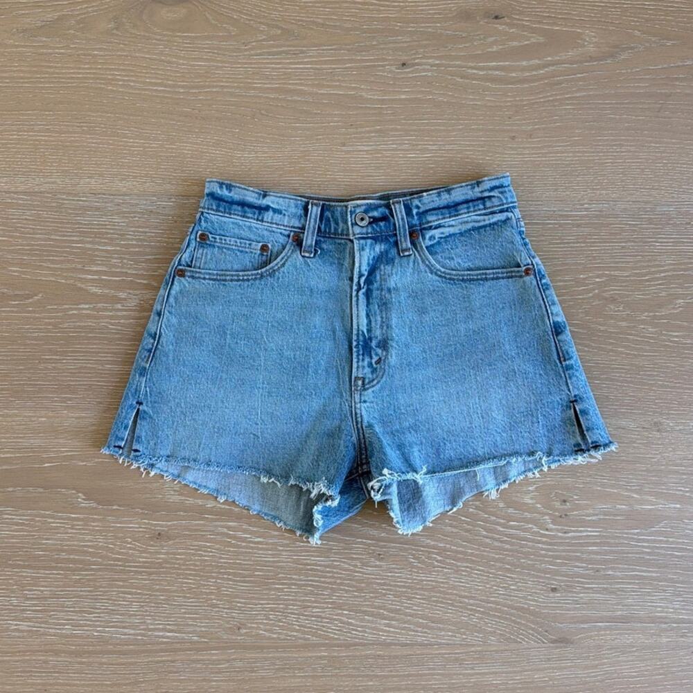 Abercrombie & Fitch High Rise Mom Short Curve Love Size 26 Blue